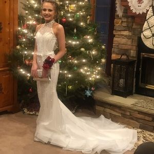 Custom made one of a kind gown in size 00.